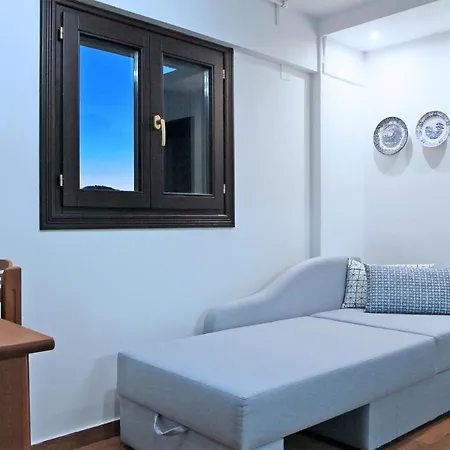 Organic Land Escape - Guest In Stafylos Area דירה *